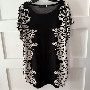 Relipop Black and White Floral Women's Top or dress size Large